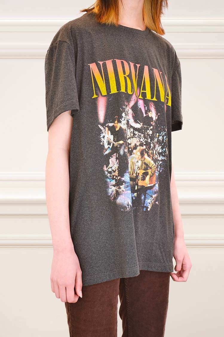 Lindsay top Nirvana